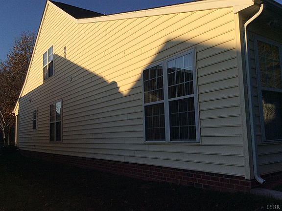 5th image of 330 Legacy Oaks Cir