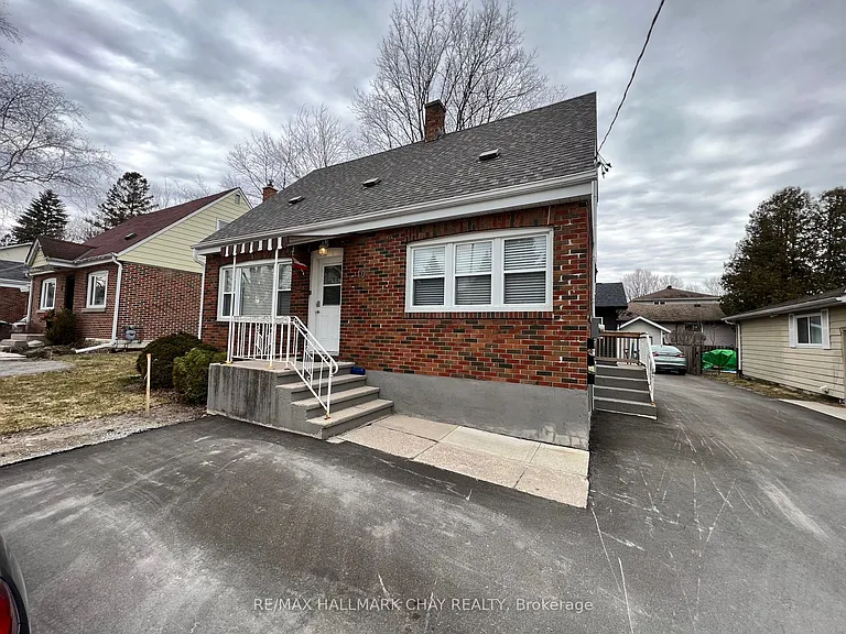 10 Bowman Ave #A — Photo 1