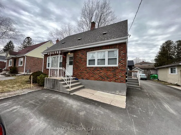 10 Bowman Ave #A, Barrie, ON L4M 1V2