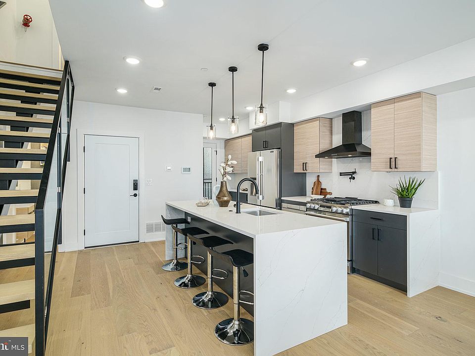 1st image of 1507 Christian St #Penthouse 5