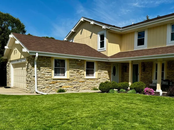 16640 Dane Ct W, Brookfield, WI 53005