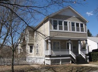 1566 Dewey Ave APT 1R, Evanston, IL 60201