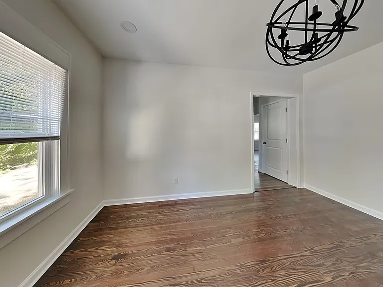 499 Woodlawn Ave NW — Photo 6