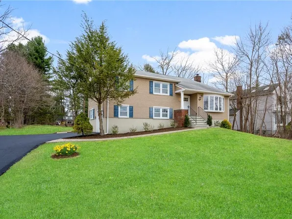 548 Yorkhill Road, Yorktown Heights, NY 10598