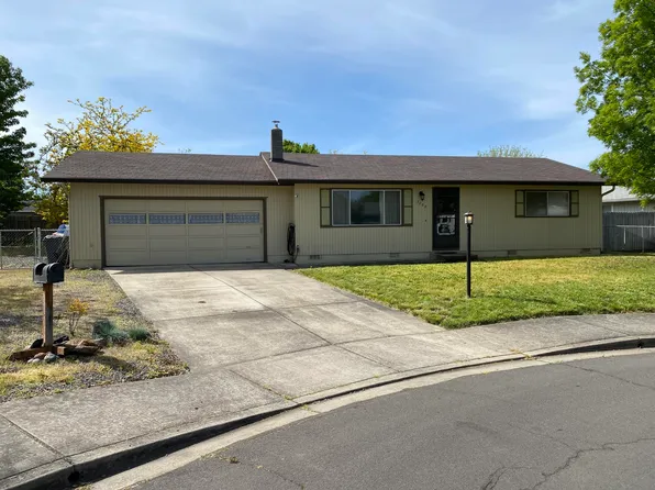 3088 Via Verde Cir, White City, OR 97503