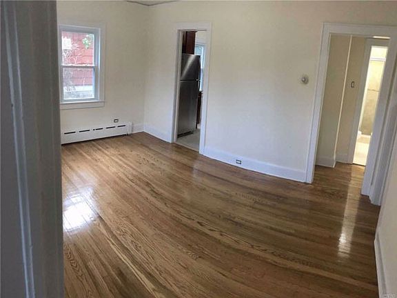 4th image of 15 George St