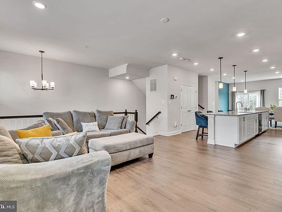 4th image of 23834 Myrtle Glen Way