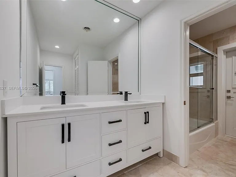 11401 SW 67th Ave — Photo 14