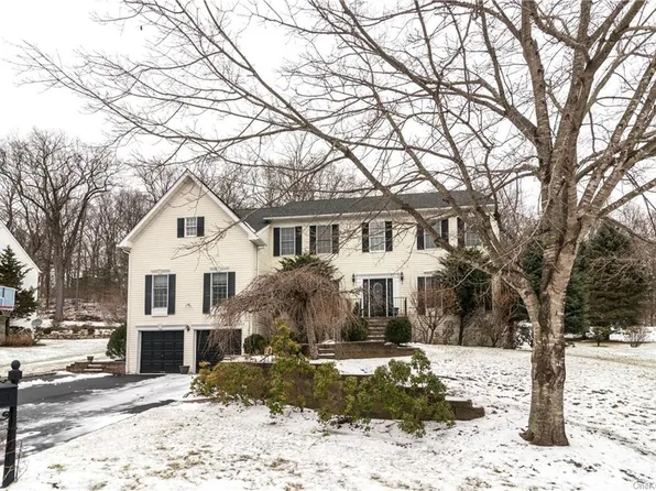 39 Carlton Dr, Mount Kisco, NY 10549