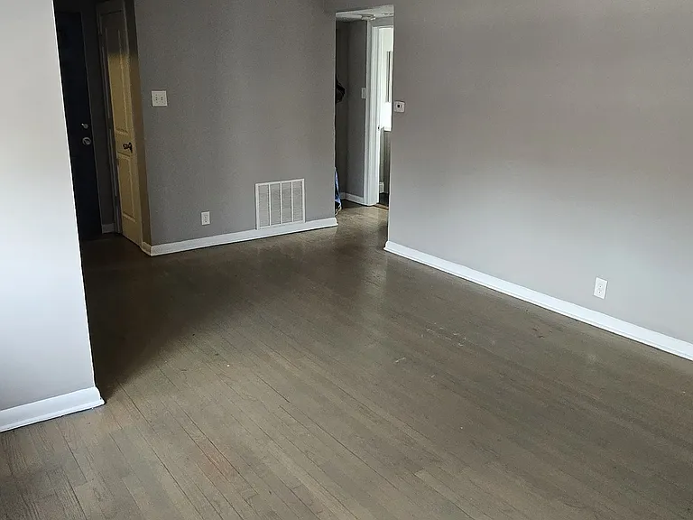 8001 S Hermitage Ave — Photo 12