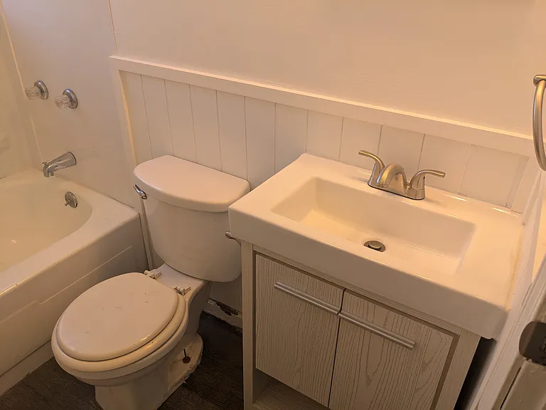 227 Renner St #4 — Photo 35