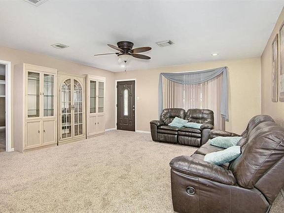 5th image of 1218 Sunset Dr