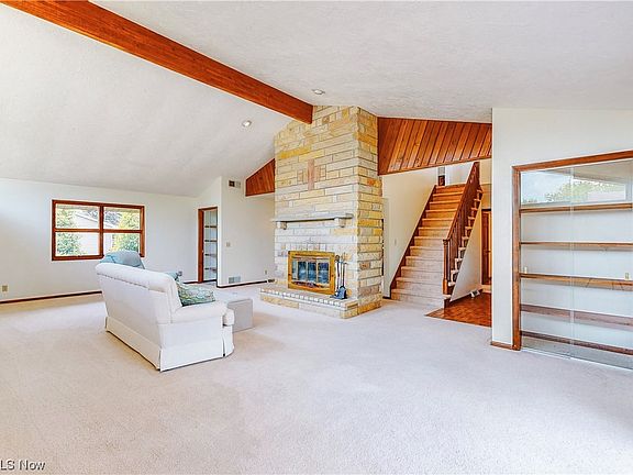 5th image of 194 Skyview Dr