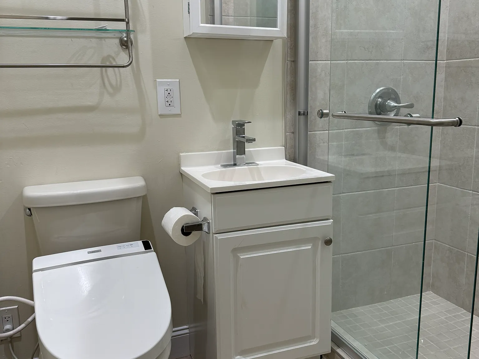 2 bed, 920 sqft, $1,950 — Photo 4