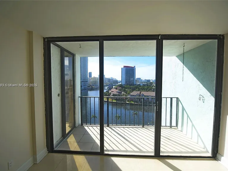 200 Leslie Dr #1124 — Photo 5