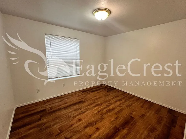 706 S College Ave — Photo 11