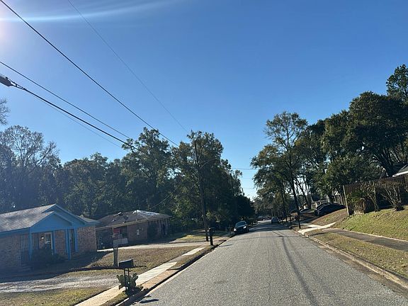 4th image of 1585 Phillips Ln