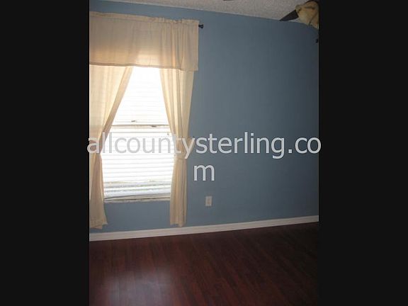 3rd image of 106 Donna Cir