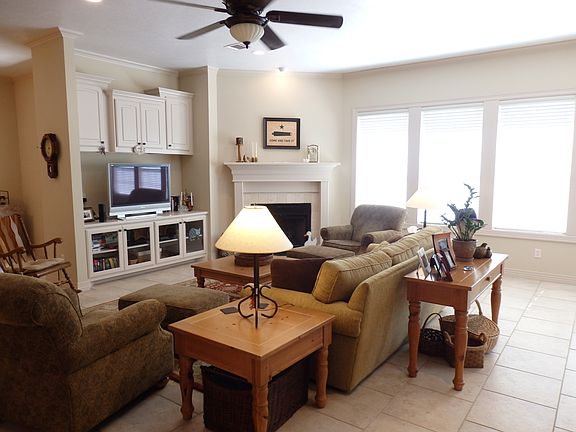 3rd image of 3912 Park Meadow Ln