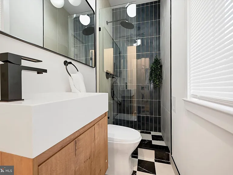 1705 Olive St — Photo 12