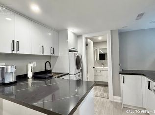 187 Armour Blvd #2, Toronto, ON M3H 1M3