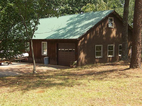 Seperate work & boat storage