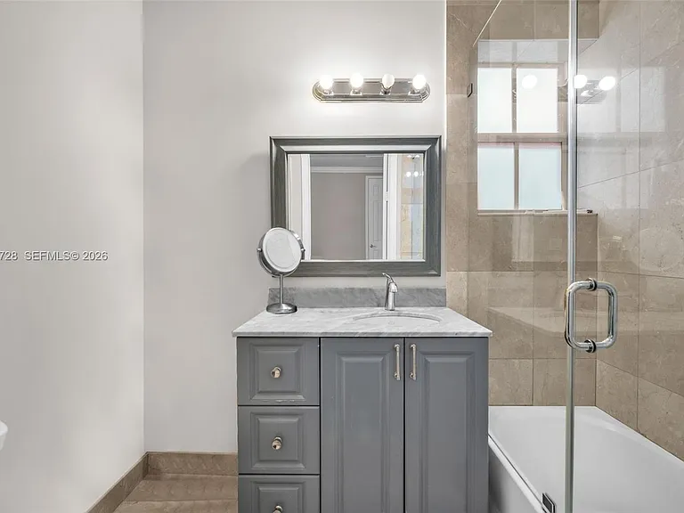 3545 Forest View Cir — Photo 11