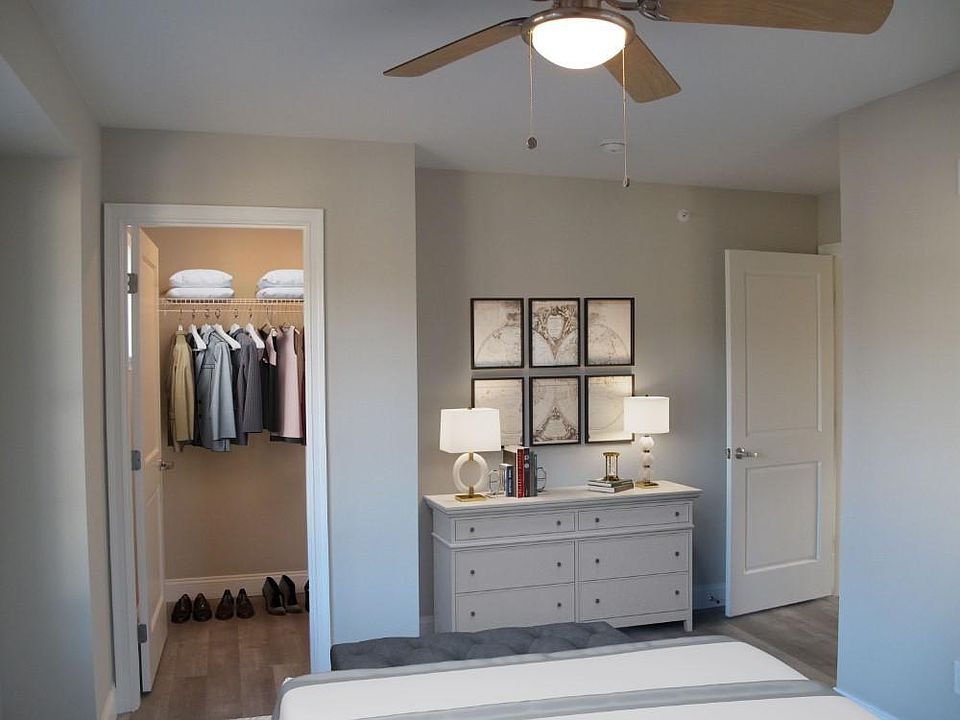 Walk in Closet