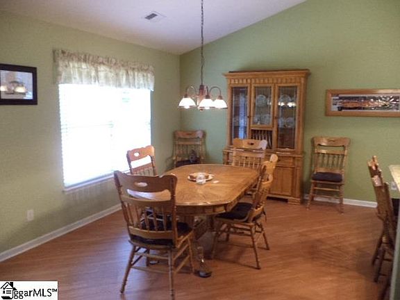 3rd image of 111 Skilton Dr