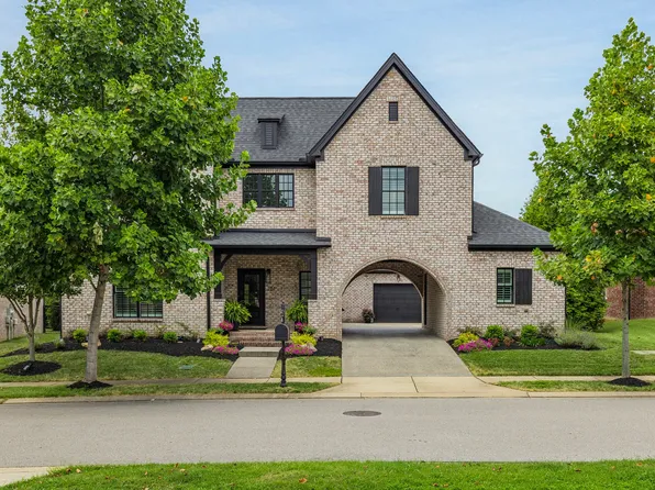 724 Fontwell Ln, Franklin, TN 37064