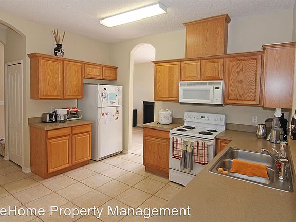2nd image of 608 Groves End Ln