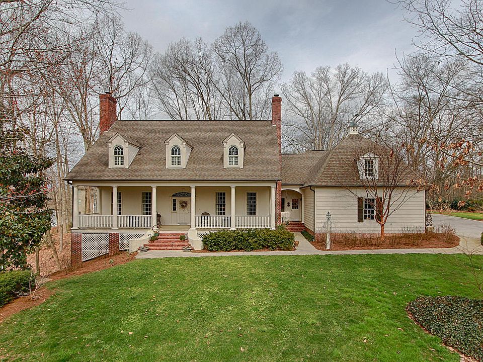 1st image of 1203 River Oaks Dr