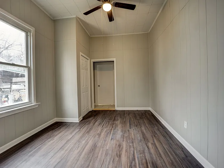 SF-025-800 South 19th Street House — Photo 19