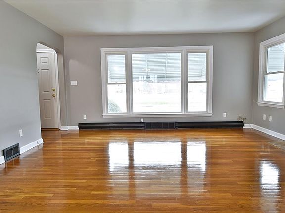 3rd image of 1321 Perkinswood Blvd SE