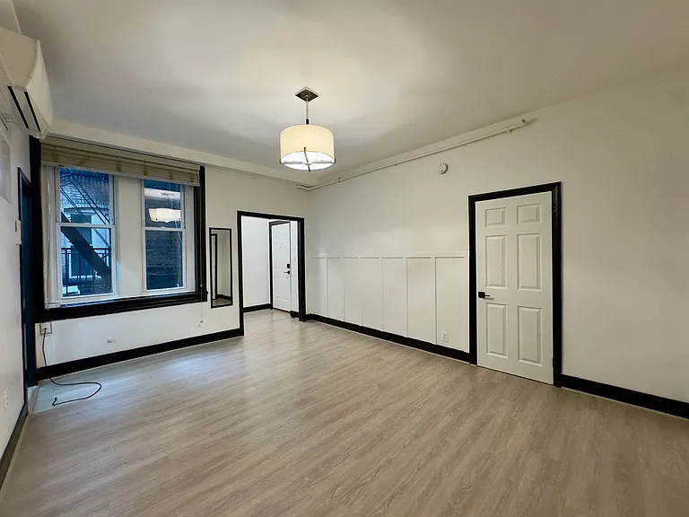 1005 N Charles St — Photo 5