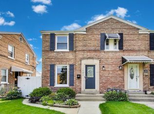 1523 Broadway St, Melrose Park, IL 60160