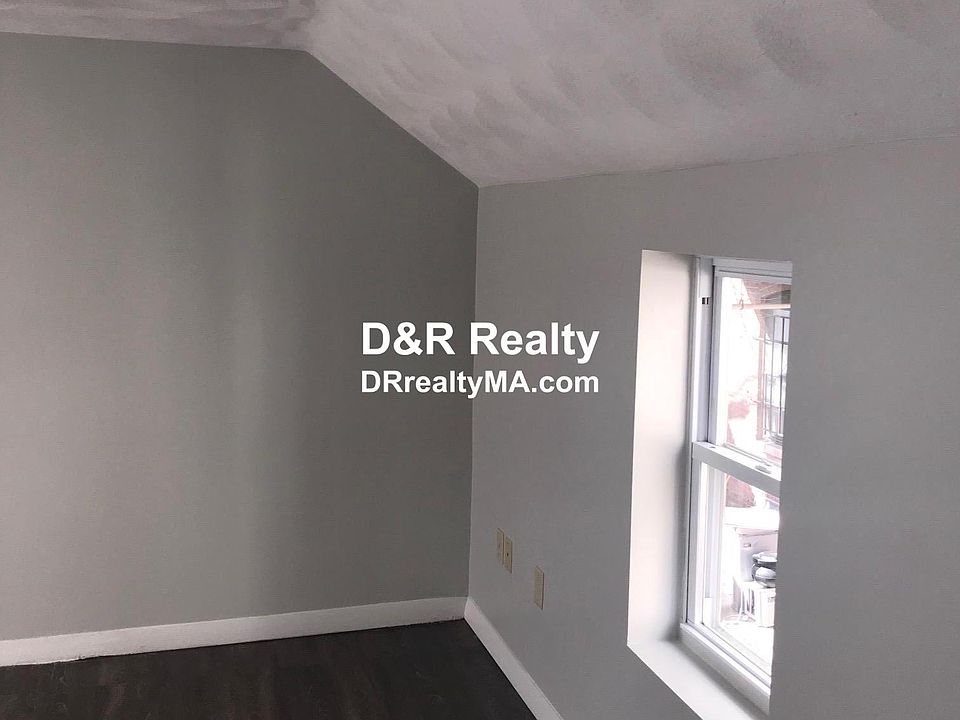 2nd image of 17 Bremen St #4