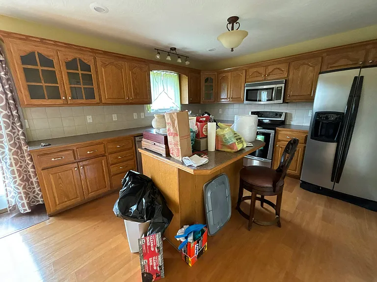 812 E Spring Dr — Photo 21