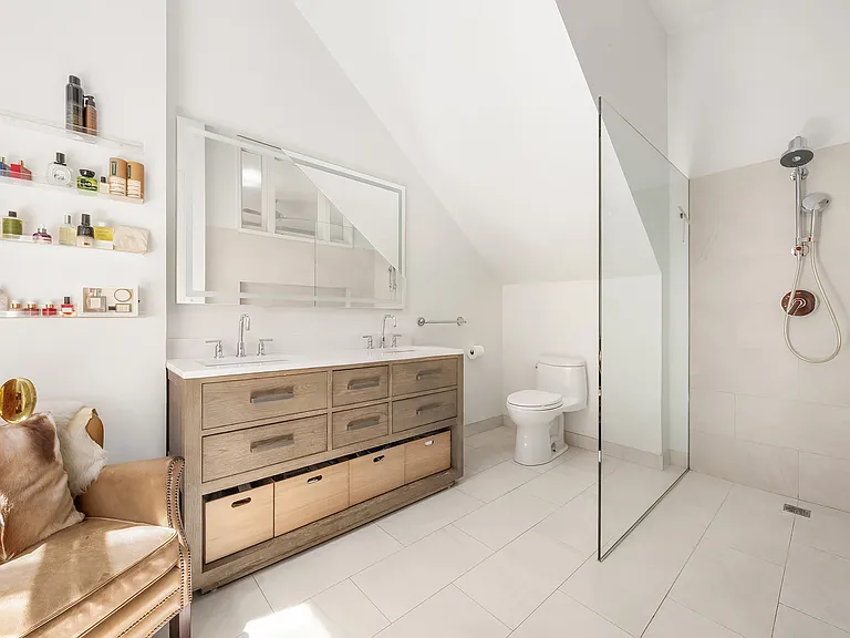 27 Howard St #3R — Photo 12