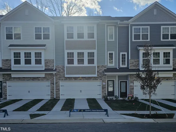 6912 Woodland Stream Pl, Raleigh, NC 27616