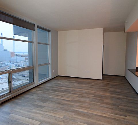 2nd image of 822 E Washington Ave APT 807