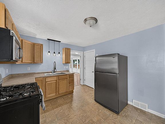 5th image of 208 S Virgil St
