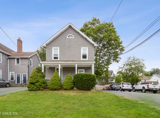 8 Weaver St APT 1, Greenwich, CT 06831