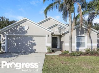 2372 Barons Ct, Tavares, FL 32778