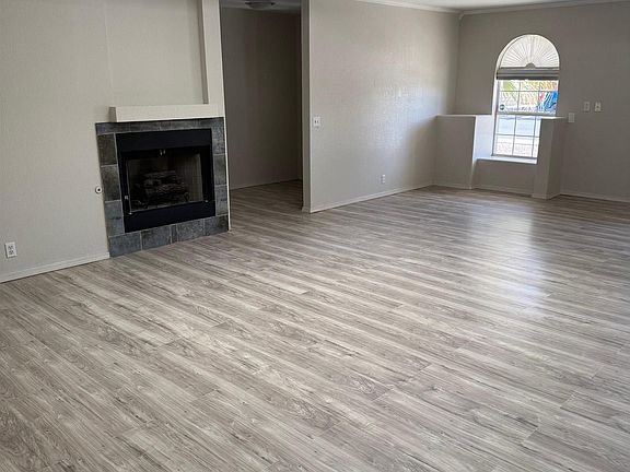3rd image of 1112 S Shelly Dr