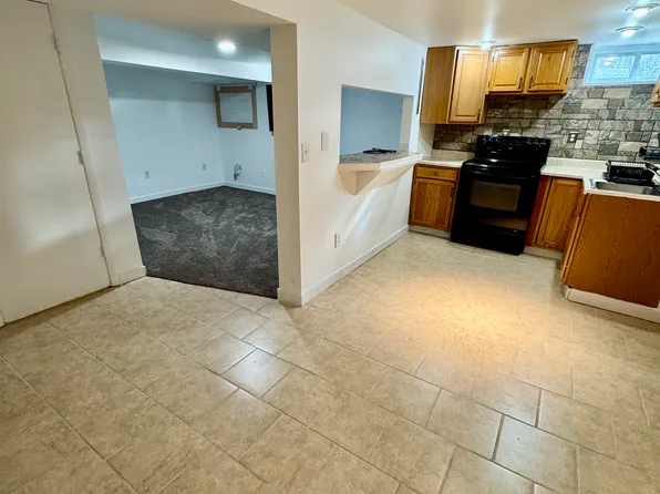 827 Meadow Rd, Severn, MD 21144
