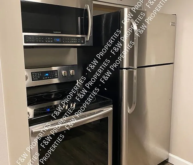 1579 Roxbury Rd — Photo 9