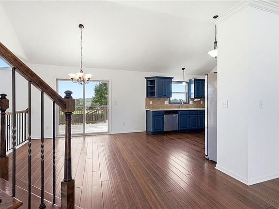 5th image of 13787 Valleyview Way