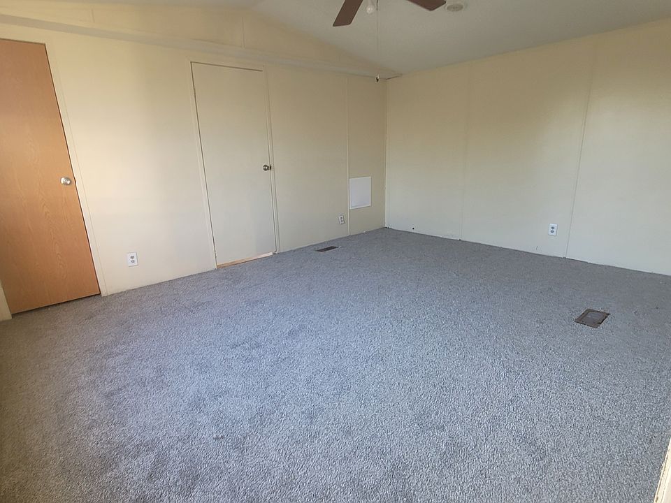 2nd image of 10282 Spruce Ct