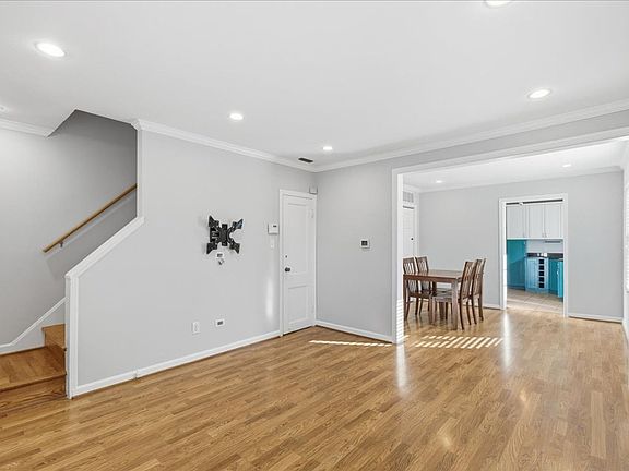 2nd image of 403 S Veitch St